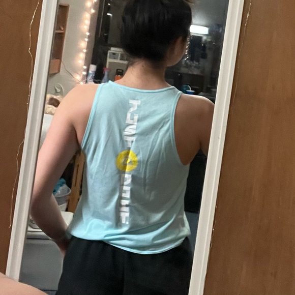 NIKE WORKOUT TANK TOP NWT - Picture 3 of 8